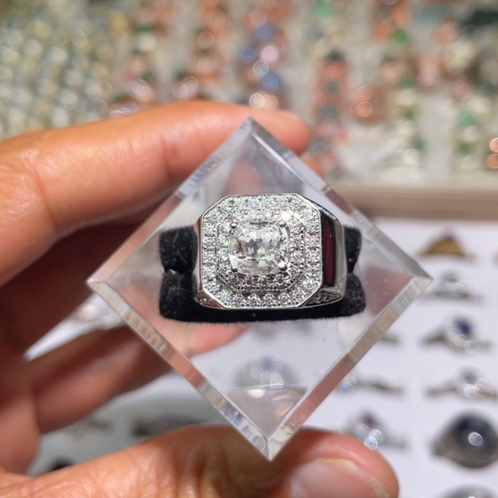 蓝宝石戒指18K金镶嵌缅甸天然抹谷无烧黄蓝宝石2.1克拉