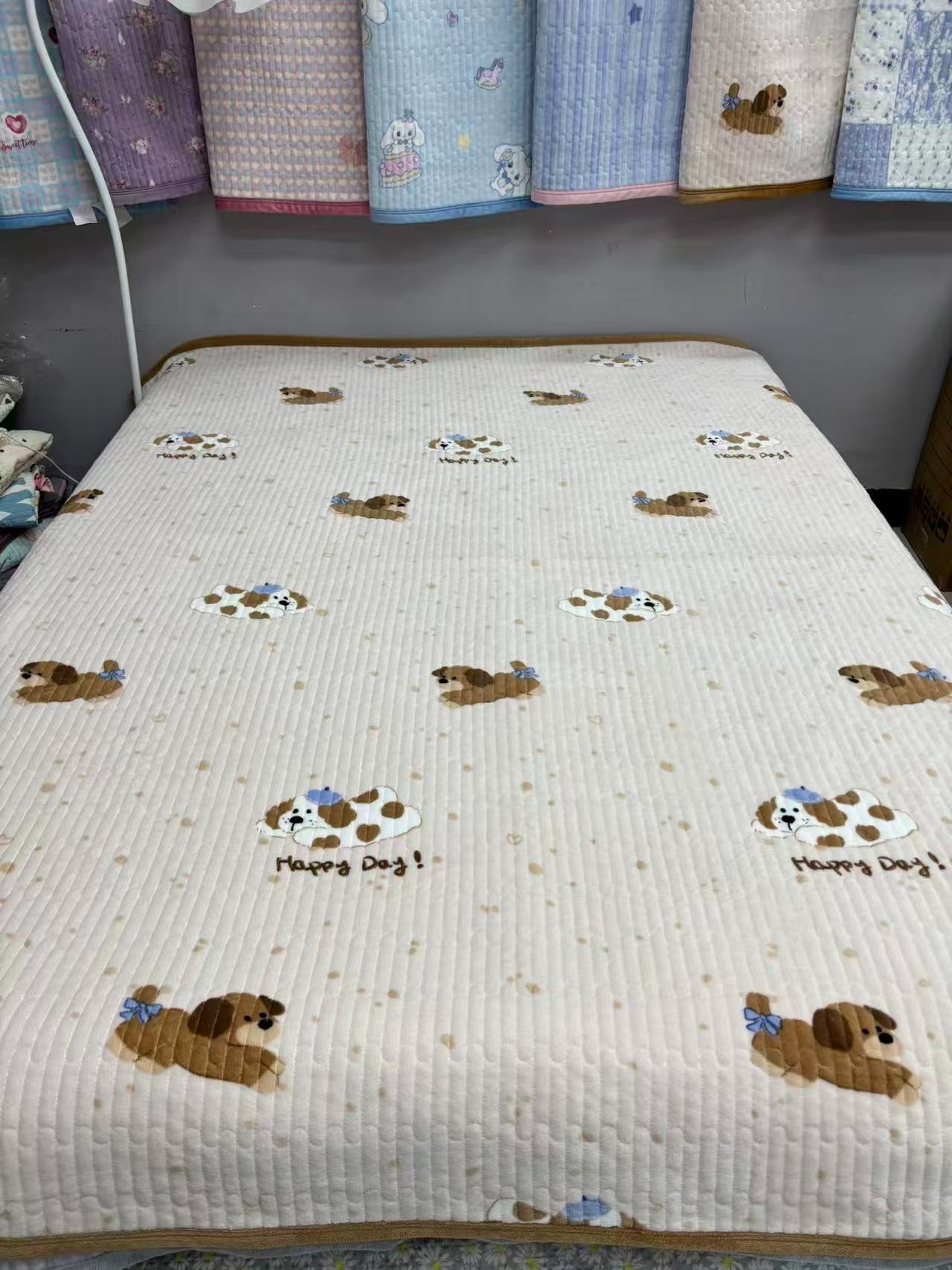 【棕色斑点狗】秋冬牛奶绒加厚床盖（尺寸上下5厘米误差介意勿拍）