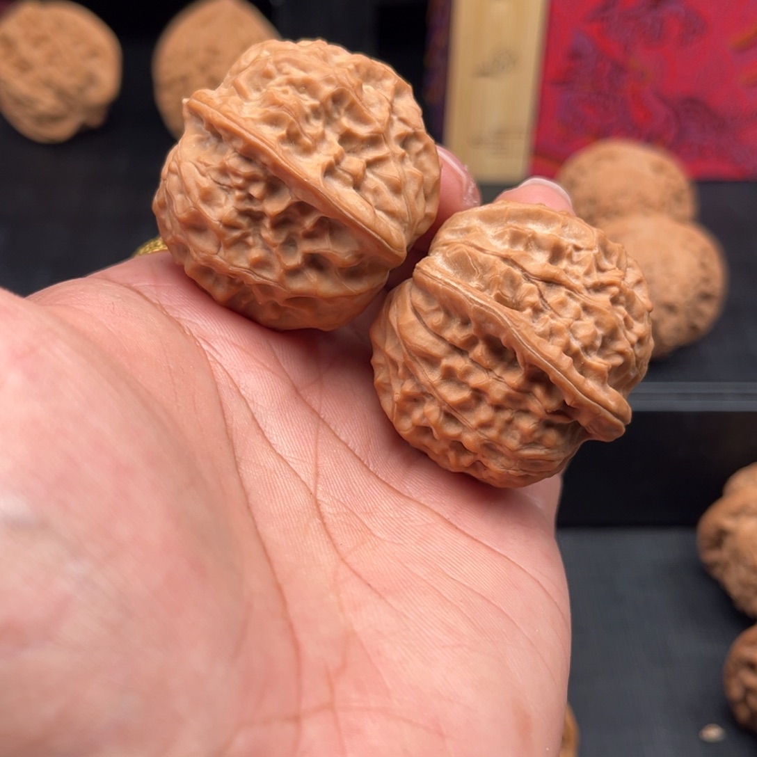 文玩核桃吊坠黄松峪