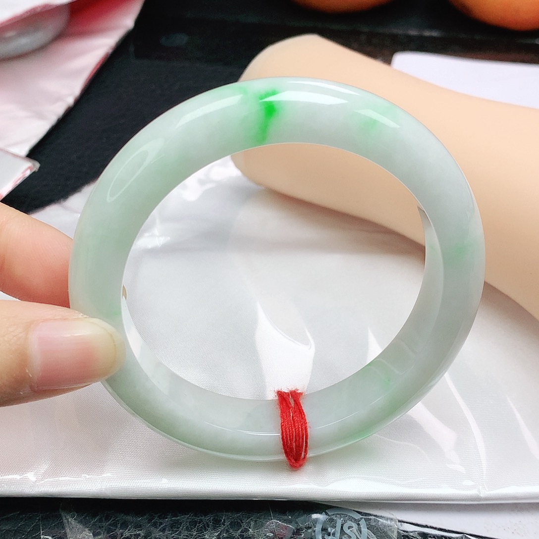 翡翠手镯未镶嵌正5758