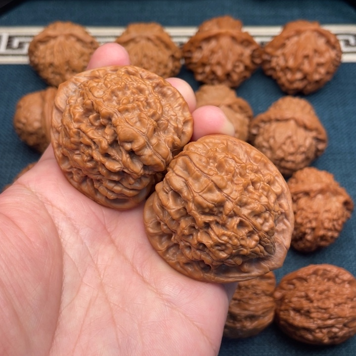 文玩核桃把件全品无修凹底尖官帽45