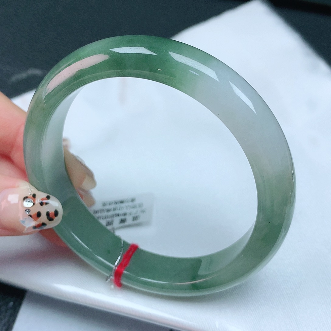 翡翠手镯未镶嵌58圈