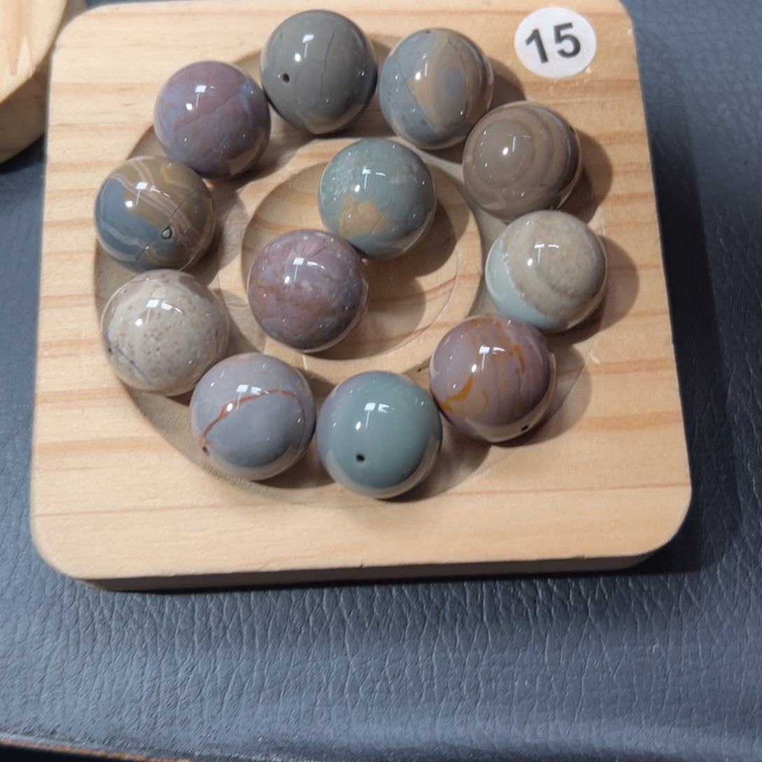 鱼***鹰石英质玉未镶嵌手链172