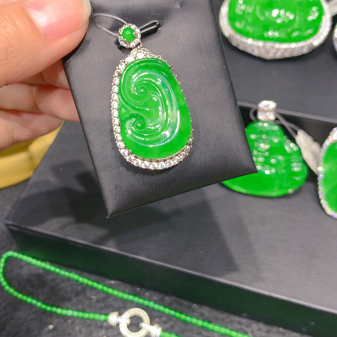 颈饰银S925镶嵌翡翠00003