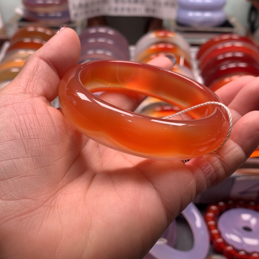 玛瑙/玉髓手镯未镶嵌