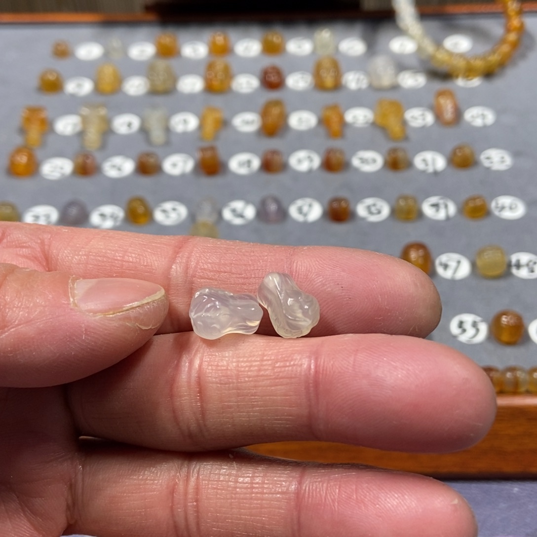 雪***城玛瑙/玉髓合金颈饰白菜