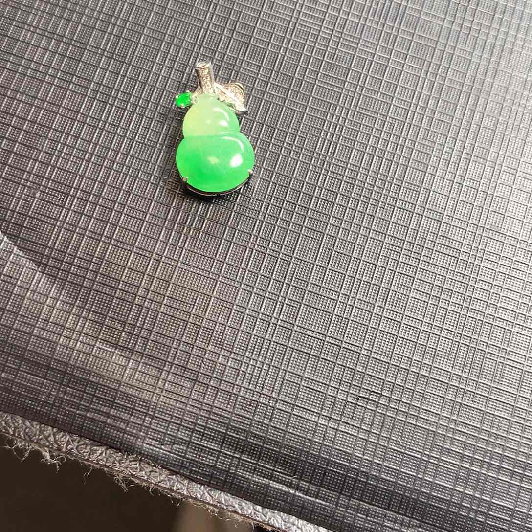 翡翠颈饰18K金镶嵌潼*翡翠