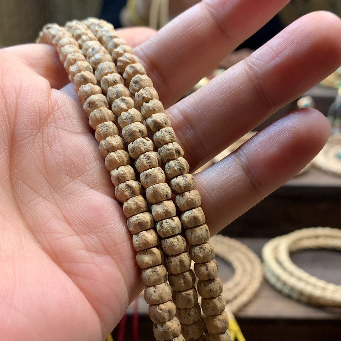 柏香籽/百香籽吊坠粉皮黄油顺纹药片