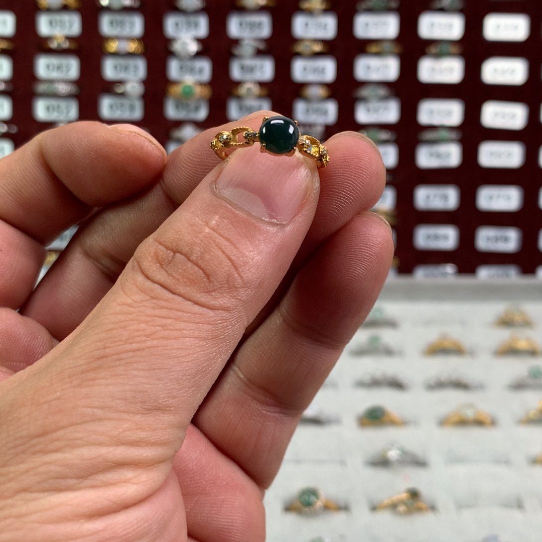 P***y翡翠未镶嵌戒指219