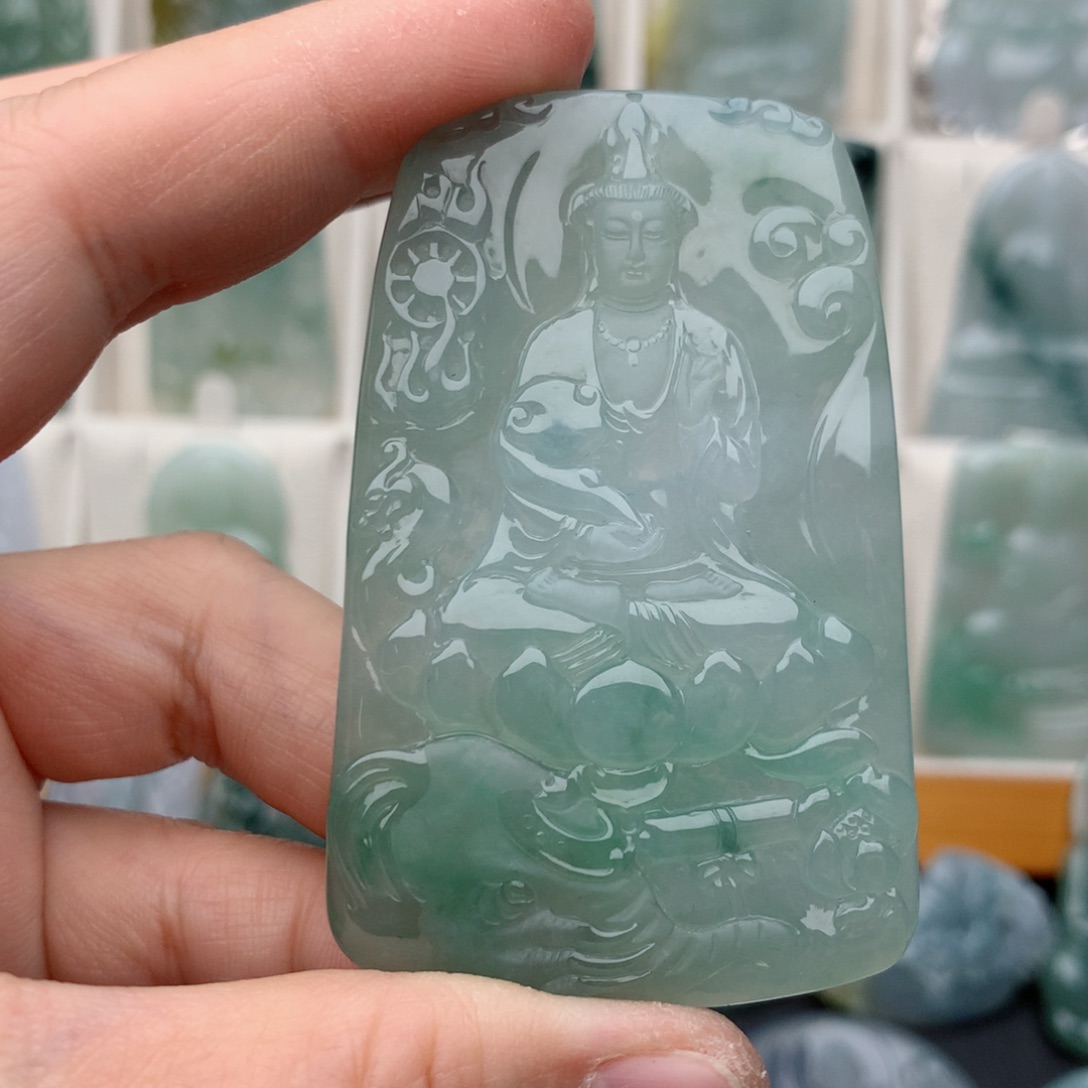 翡翠颈饰未镶嵌普贤菩萨