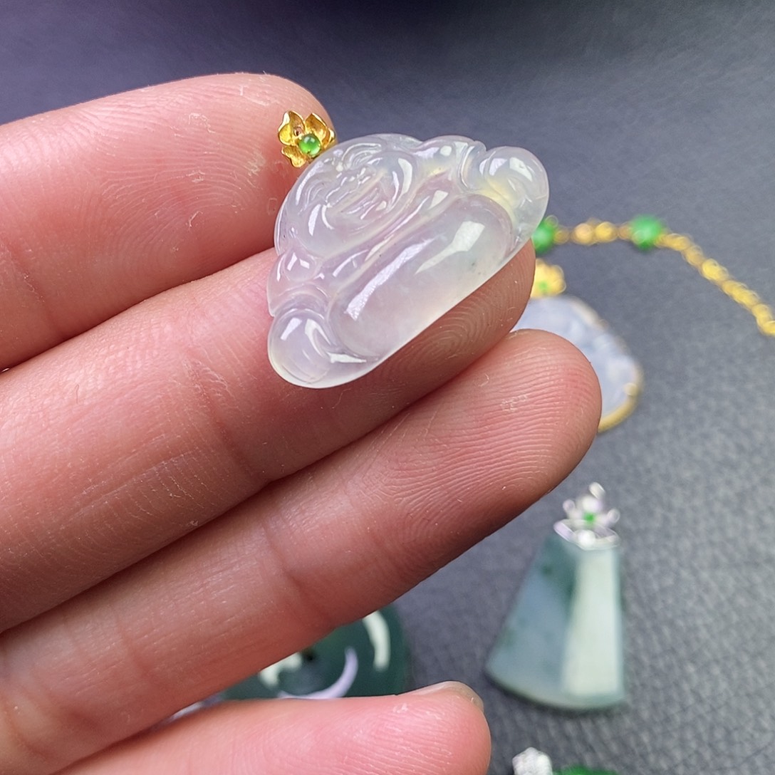 颈饰18K金镶嵌翡翠