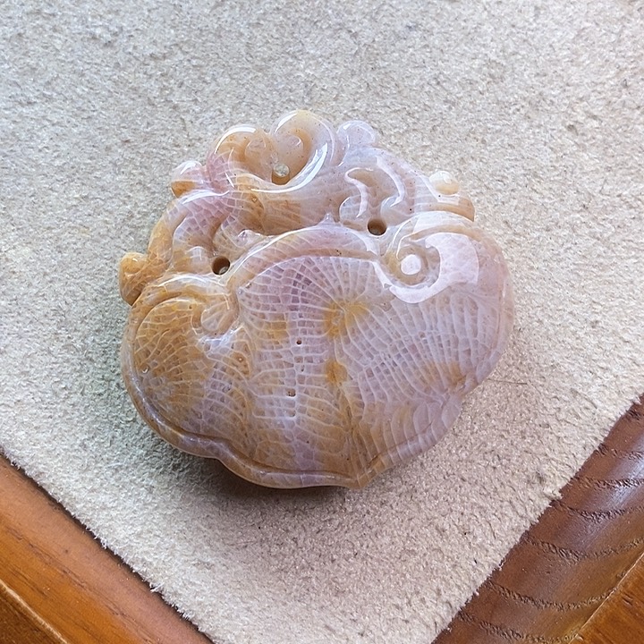 硅化玉颈饰未镶嵌