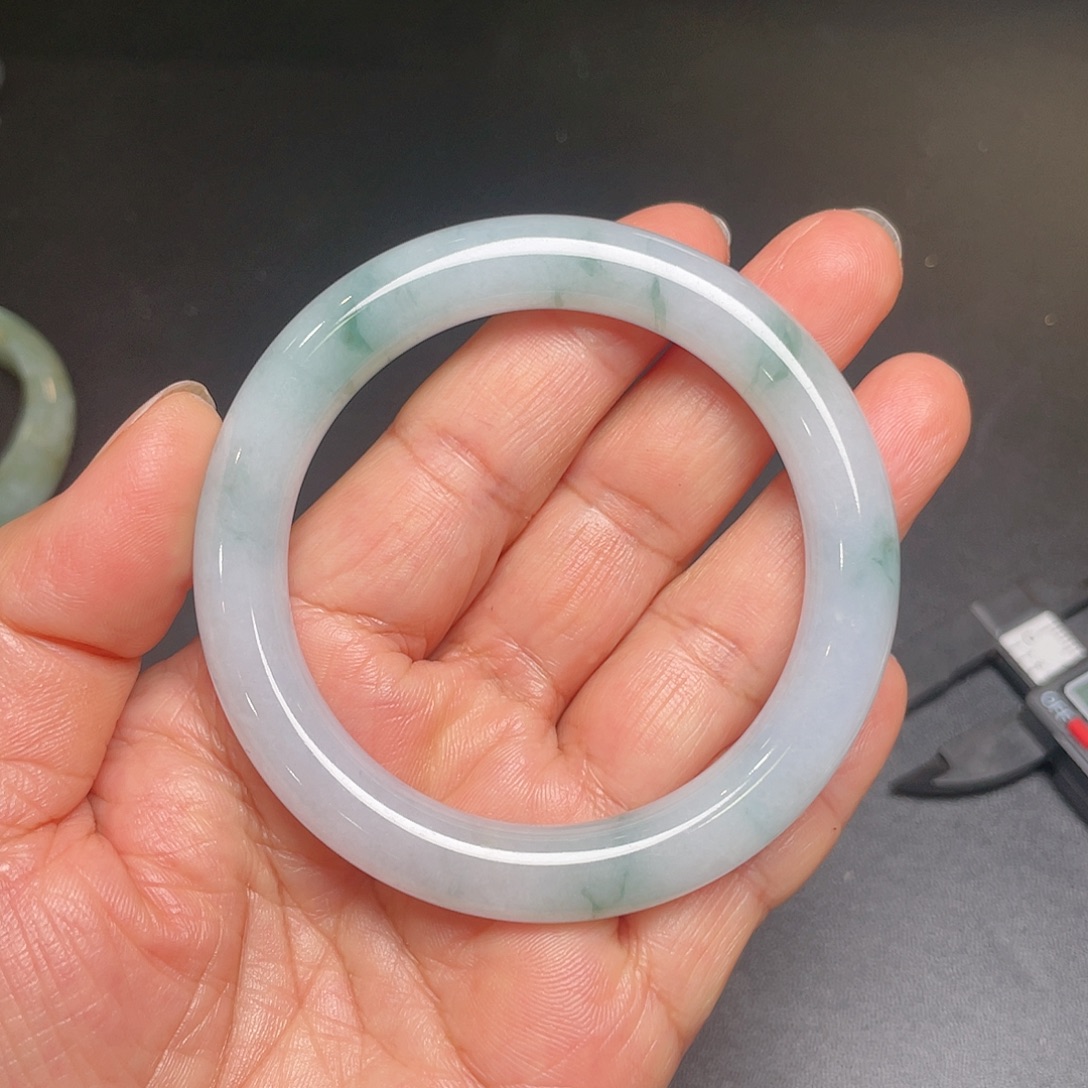 翡翠未镶嵌手镯天然翡翠小圆条手镯