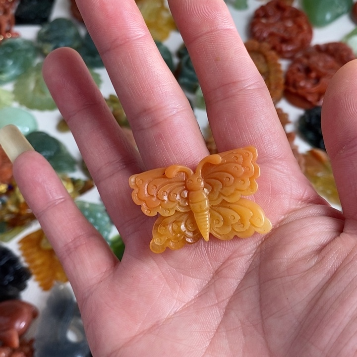 蛇纹石玉颈饰未镶嵌
