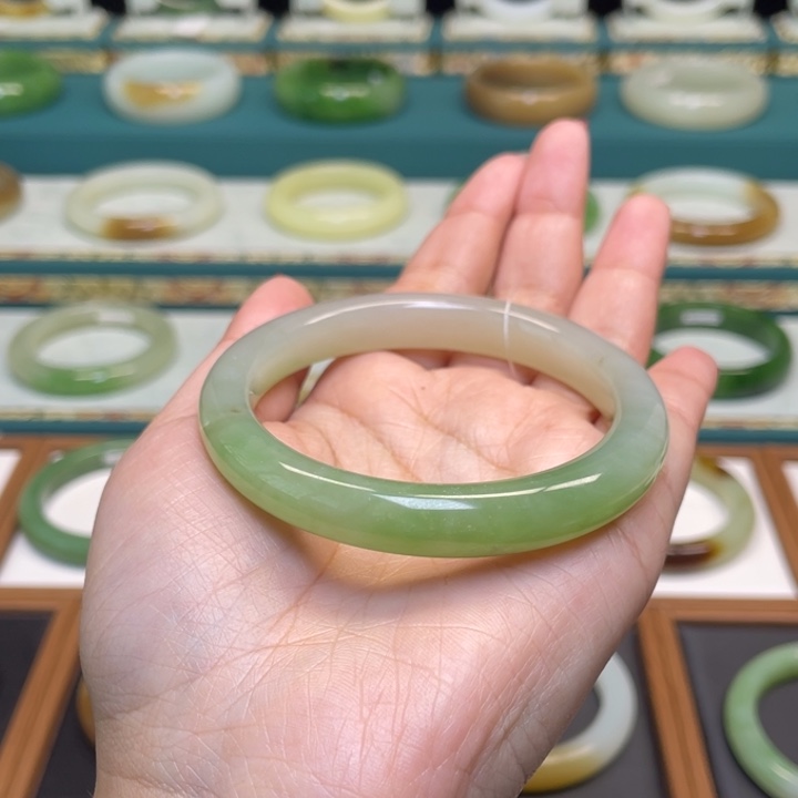 和田玉手镯未镶嵌56