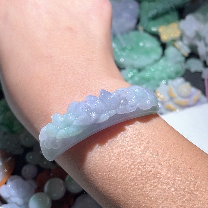 颈饰未镶嵌翡翠天