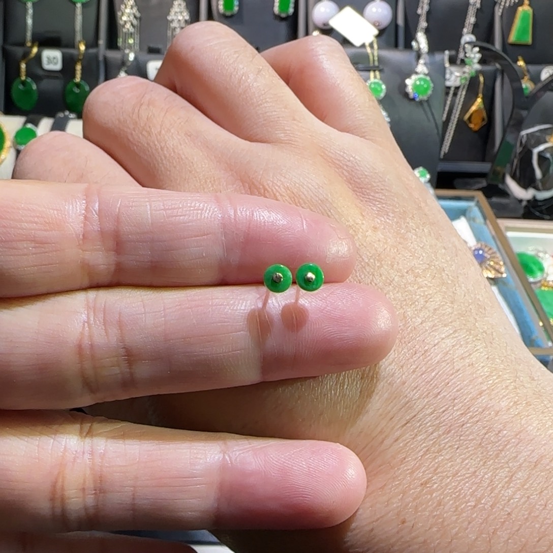 翡翠18K金镶嵌颈饰耳钉