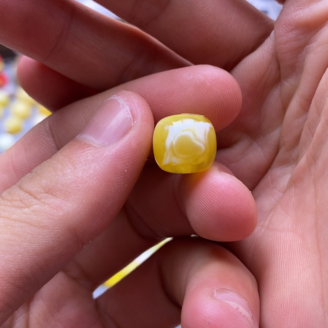 琥珀未镶嵌珠宝奇石12.6mm