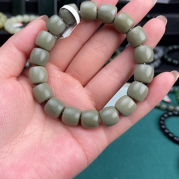 和田玉未镶嵌手链新疆喀拉喀什河沙枣青豆青卡12