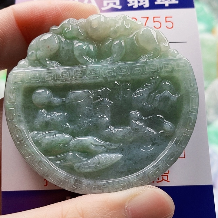 吊坠(不含链)未镶嵌翡翠