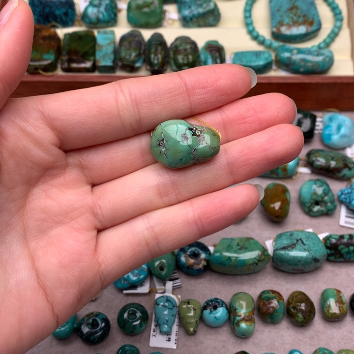 绿松石未镶嵌珠宝奇石