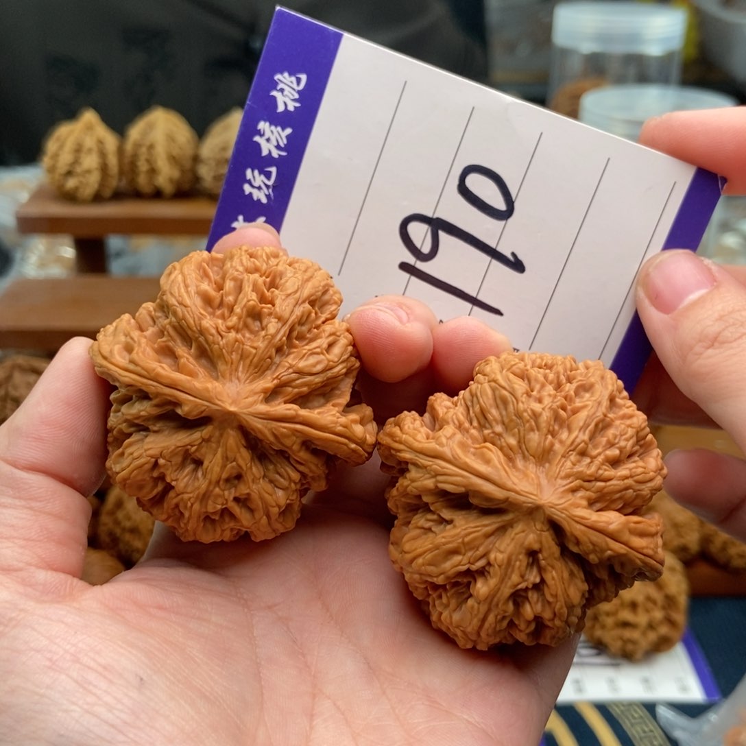 文玩核桃吊坠49粗筋