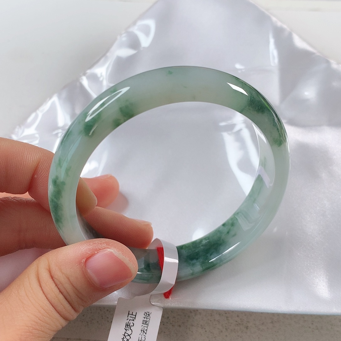 翡翠手镯未镶嵌 正圈①④⑦