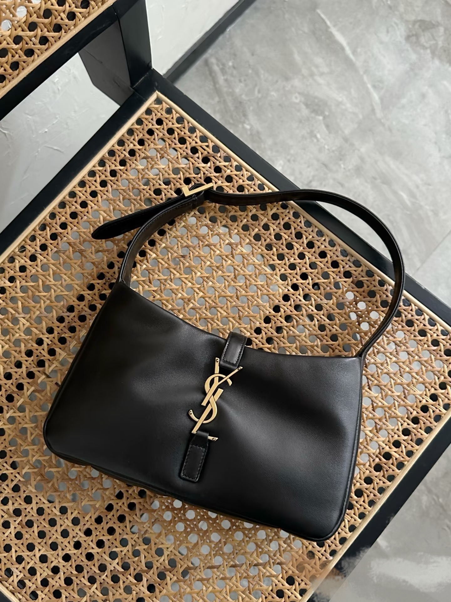 95新 YSL/圣罗兰 ysl hobo腋下黑金羊/公价无/甄选