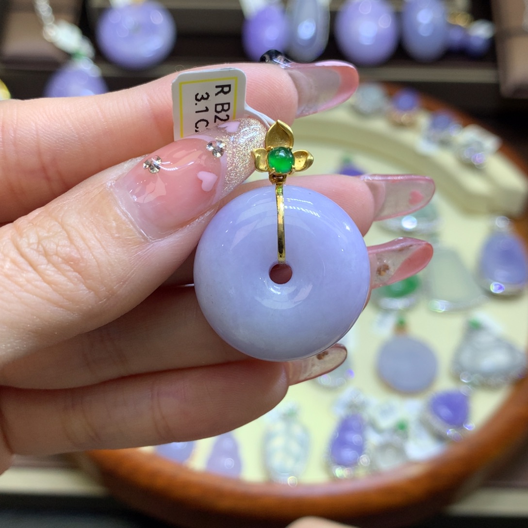 翡翠颈饰18K金镶嵌翡翠