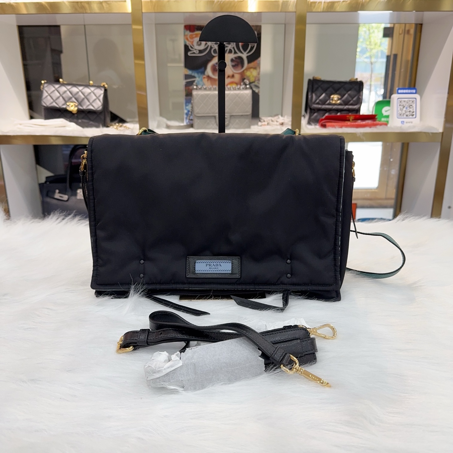 99新 Prada/普拉达 黑色尼龙泡芙邮差包单肩包