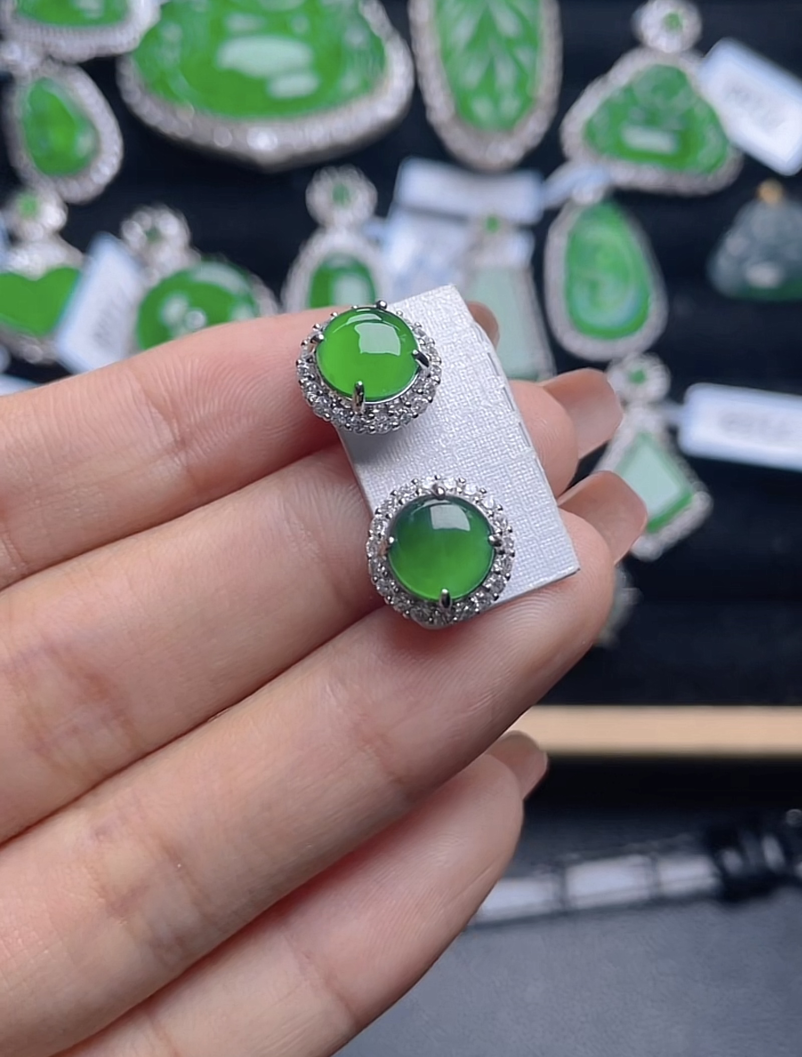 天然翡翠A货冰种耳钉