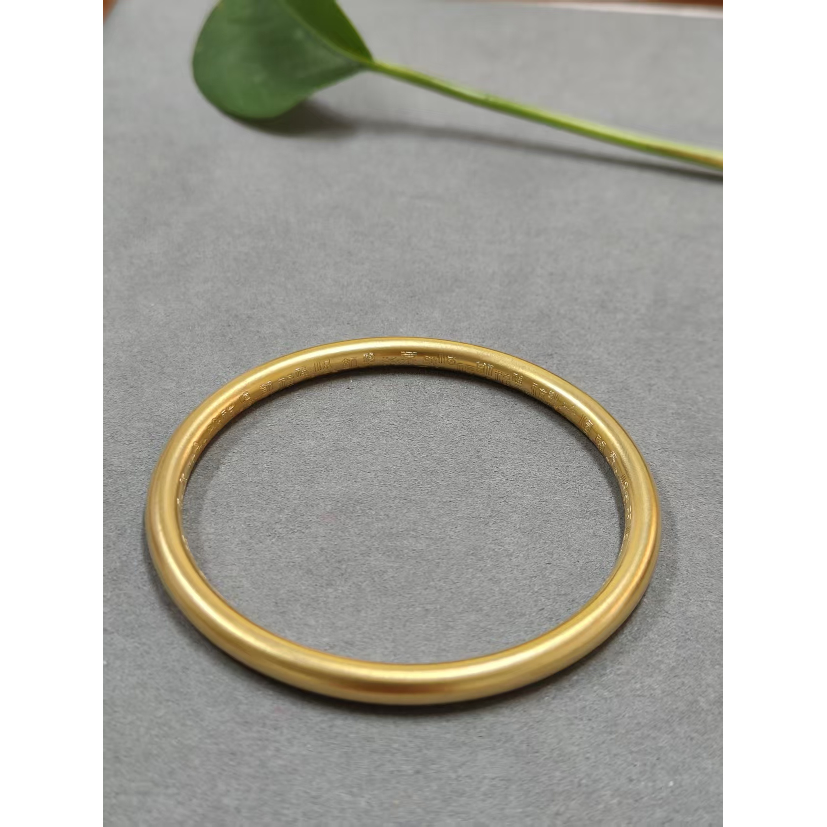   古法工艺传承素圈手镯A348