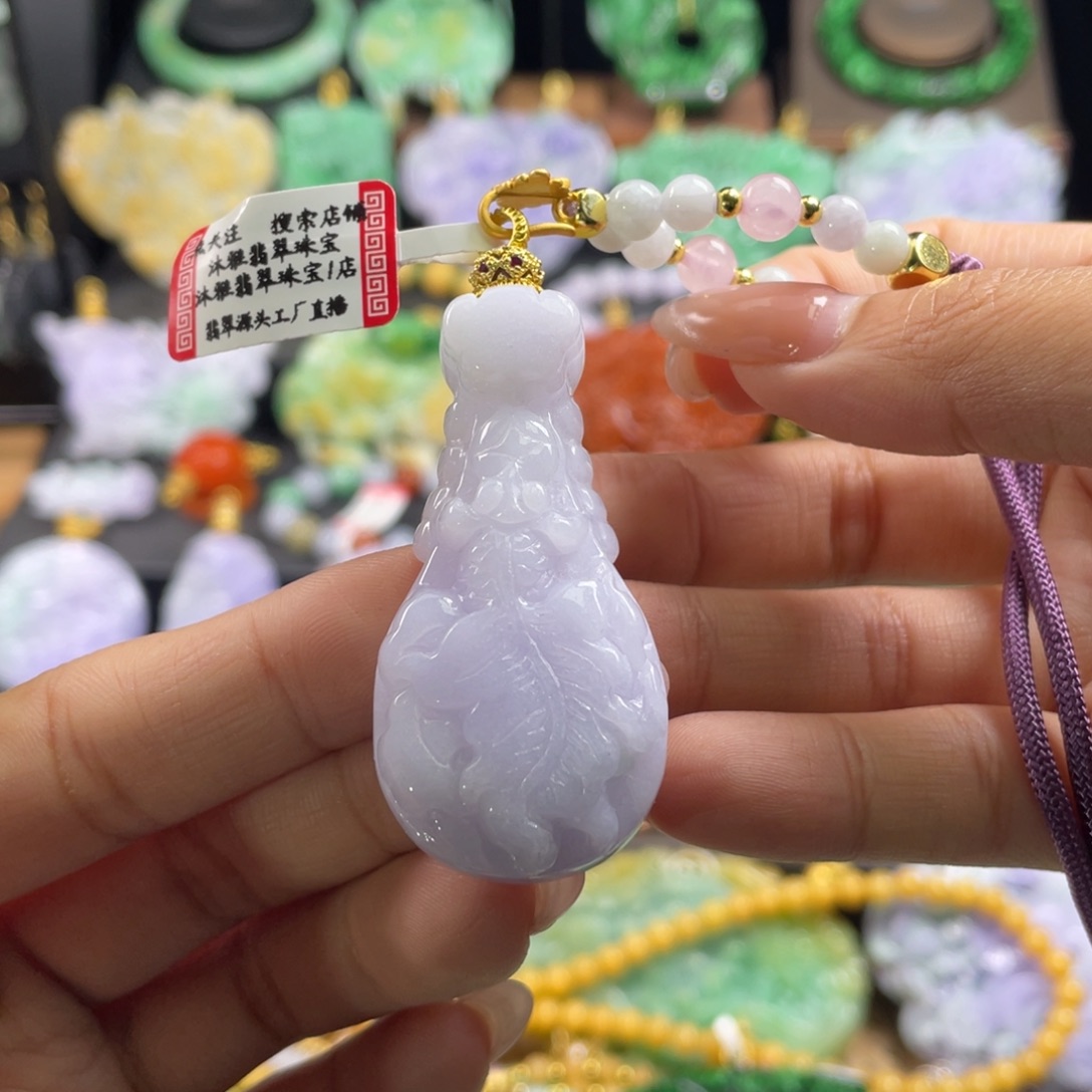 翡翠未镶嵌颈饰待编织