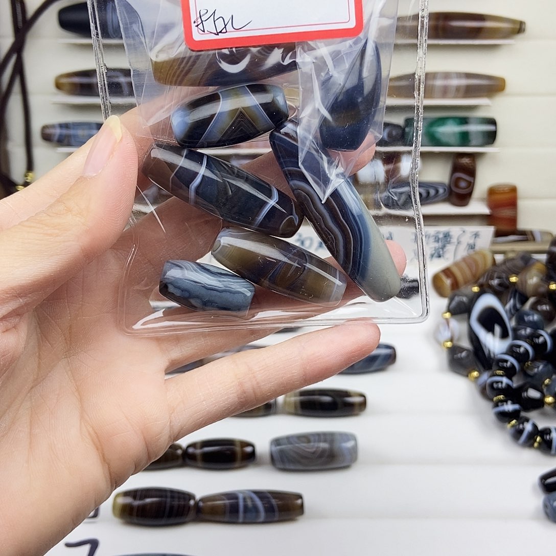 若***芷玛瑙/玉髓未镶嵌颈饰