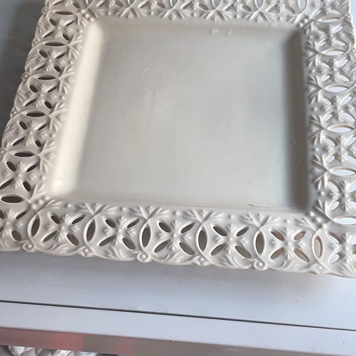 白瓷用****1冰裂纹瑕疵方盘子