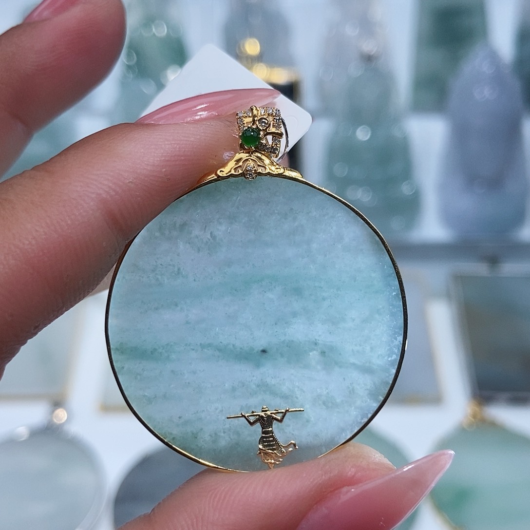 翡翠吊坠(不含链)18K金镶嵌