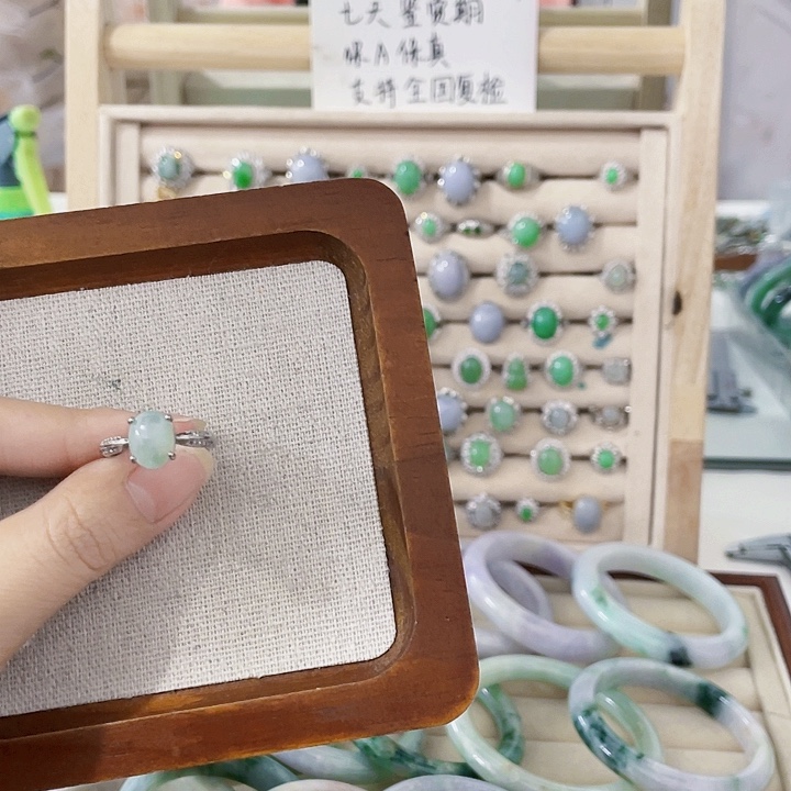 翡翠未镶嵌颈饰天然翡翠Ａ货