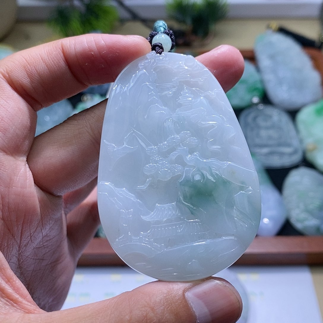 【闪购商品】翡翠颈饰未镶嵌山水