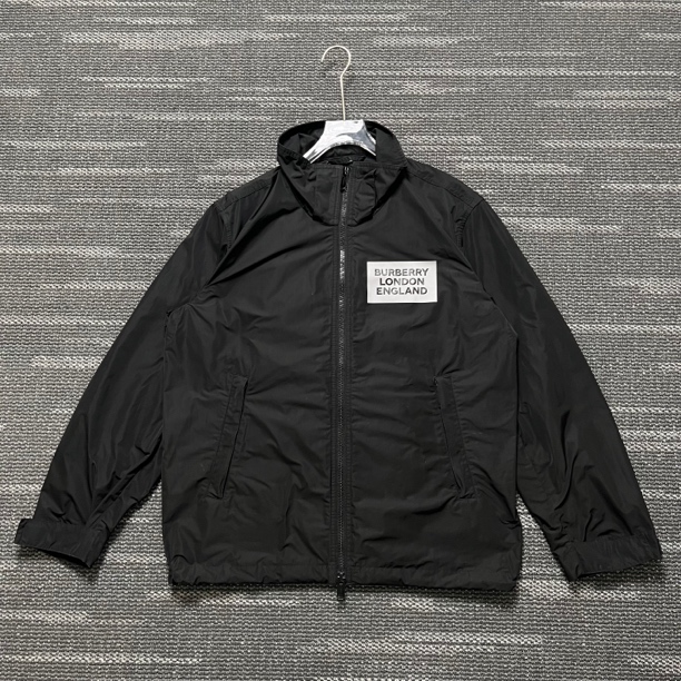 99新 BURBERRY/博柏利 经典标语logo牌黑色春秋款外套/48码/3210