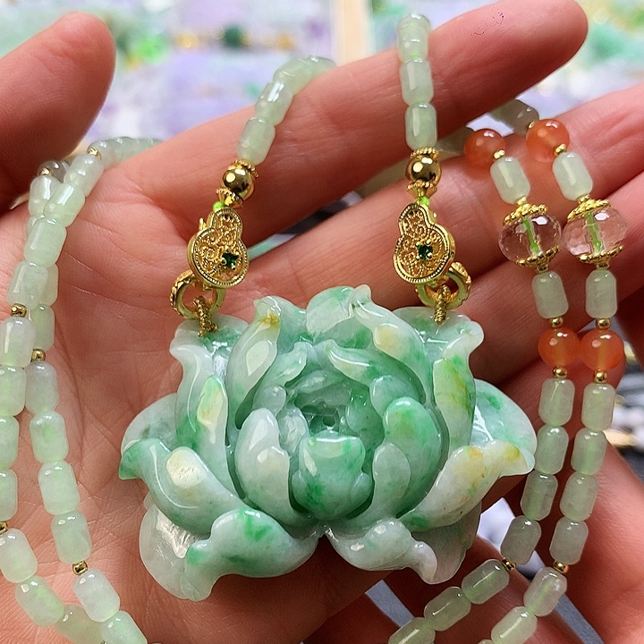 翡翠颈饰未镶嵌吊坠