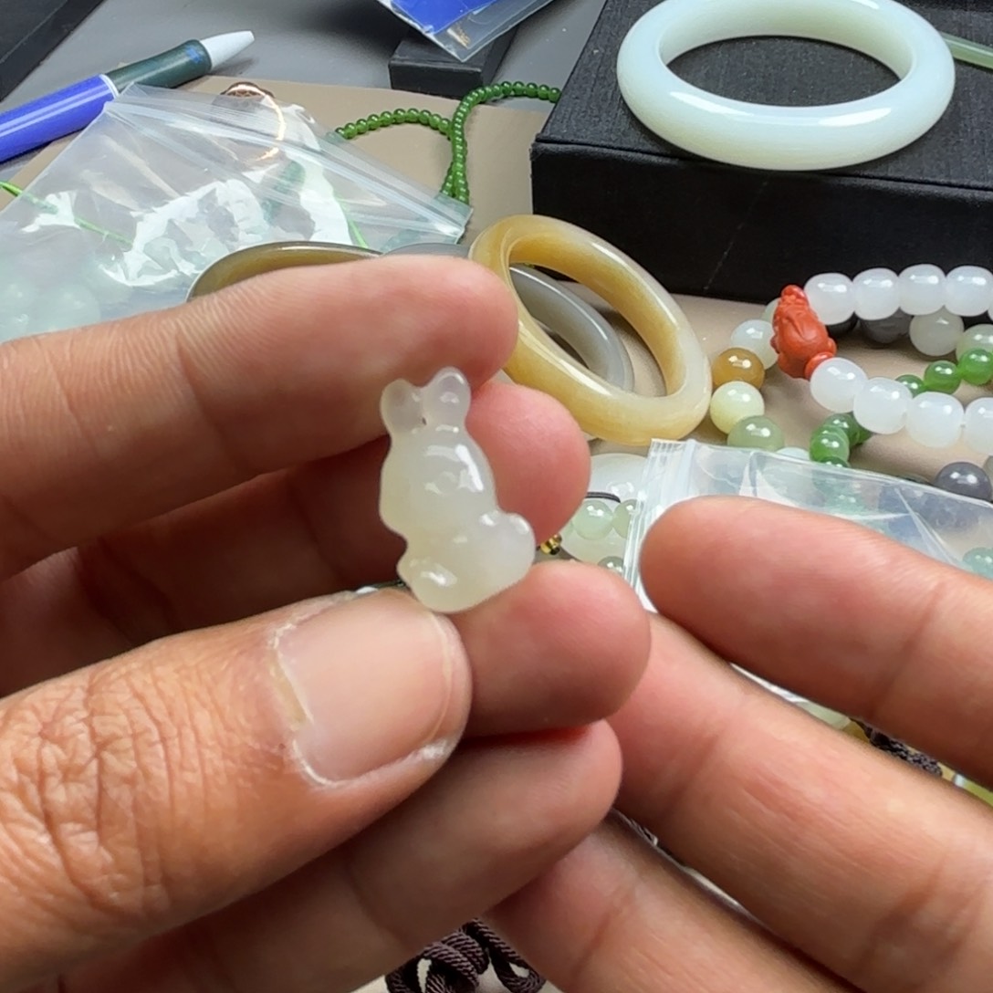 和田玉小兔子未镶嵌