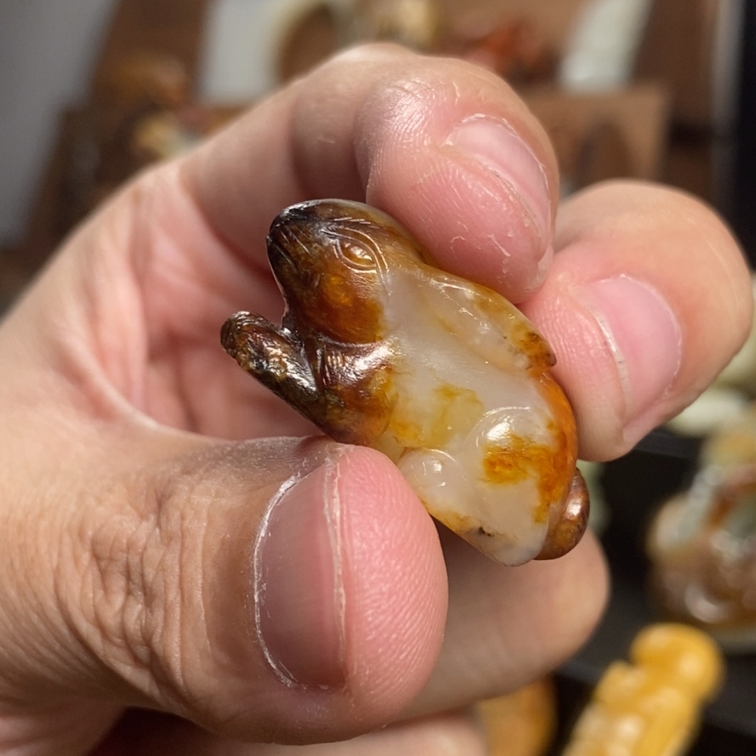 小***G和田玉（糖玉）未镶嵌颈饰