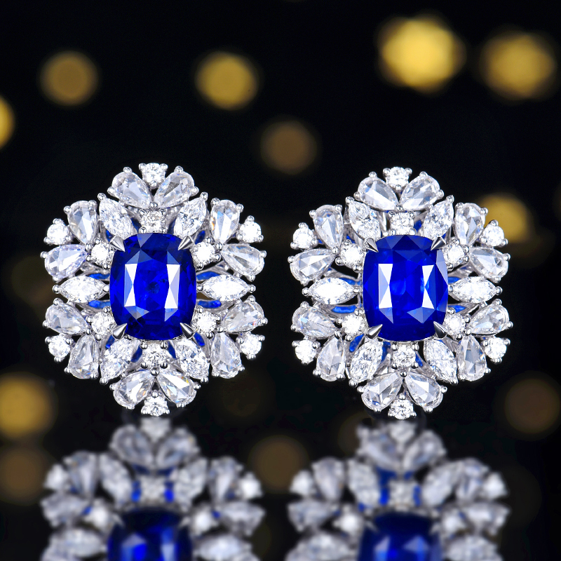 个性出彩 主石4.1克拉 18K金 天然蓝宝石耳钉