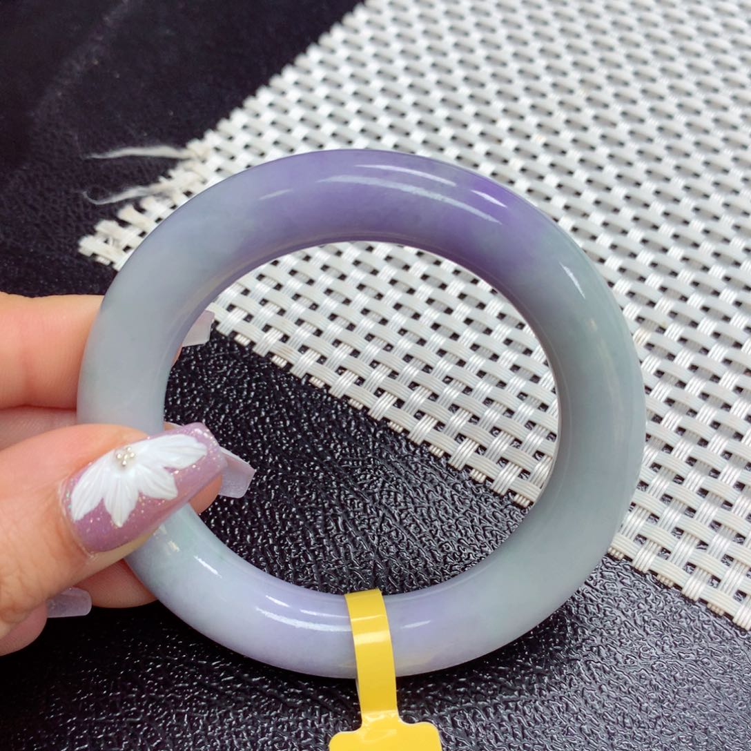 翡翠手镯未镶嵌缅甸