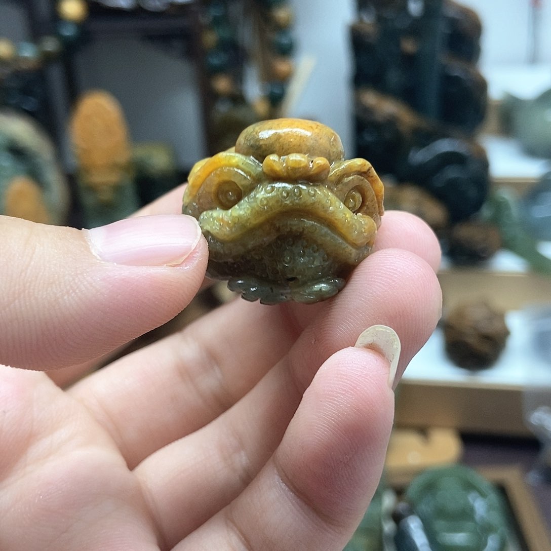 岫岩河磨玉（透闪石质玉）挂件未镶嵌天***情