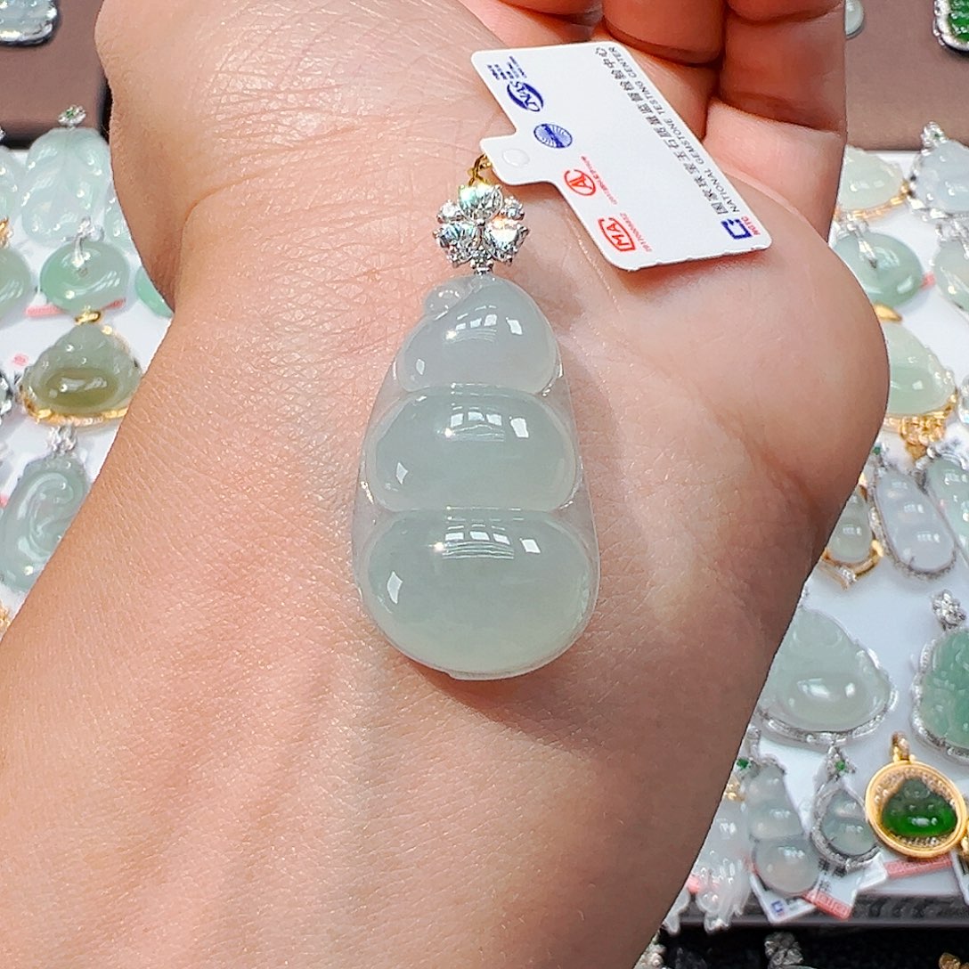吊坠(不含链)18K金镶嵌翡翠福豆