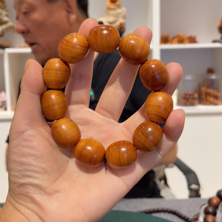 柏木（崖柏）优*福1.8x1.8枣型珠手串