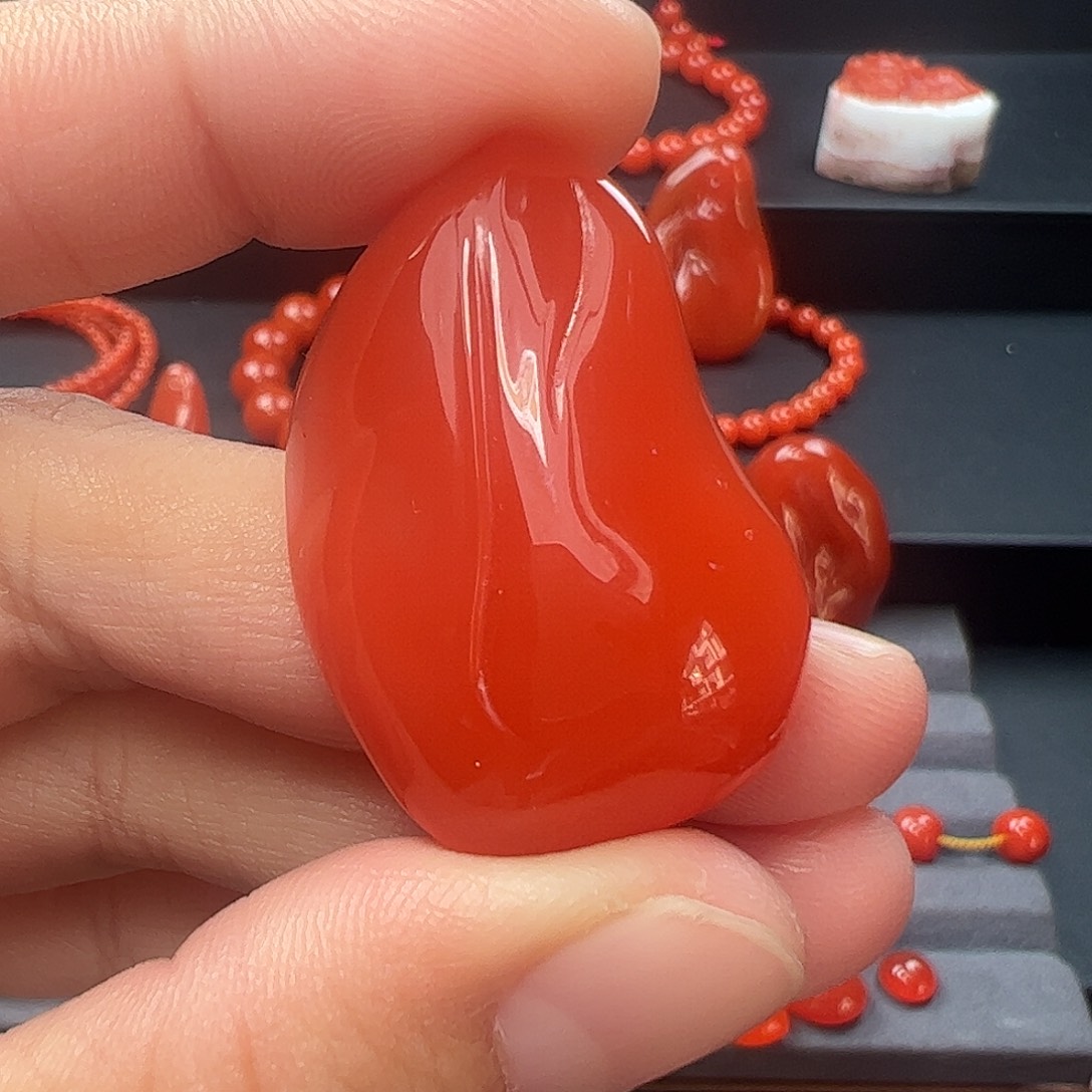 南红玛瑙未镶嵌随形吊坠