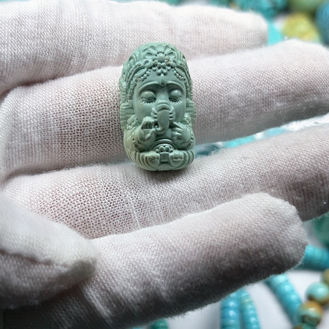 绿松石未镶嵌珠宝奇石