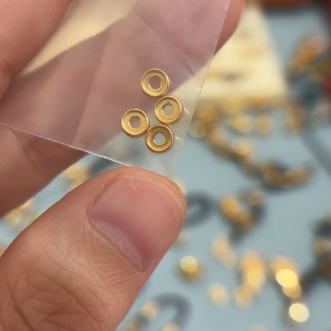 这***的4片5mm内凹配饰一组